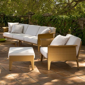 The ''U'' Outdoor Sofa and Lounge Chair