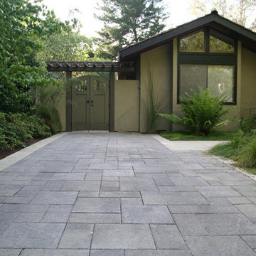 Concrete columns in Palo Alto