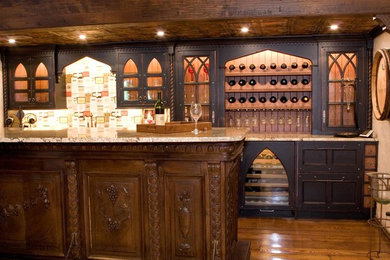 Elegant home bar photo in Chicago
