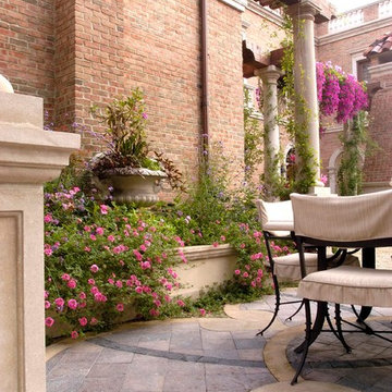 Italian Outdoor Dining Space