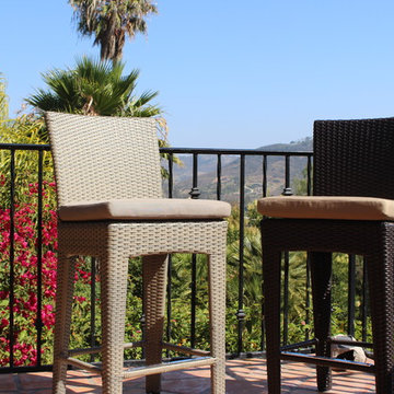 Alta Moderno Outdoor Wicker Bar Stools (Set of 2)
