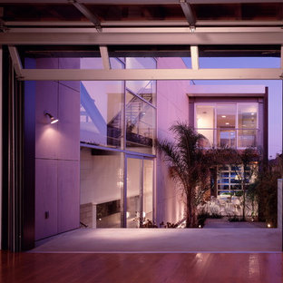 This is an example of a modern patio in Los Angeles with no cover.