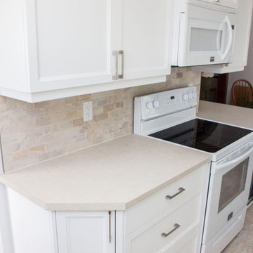 White fresh contemporary Kitchen by Kitchen Fashions