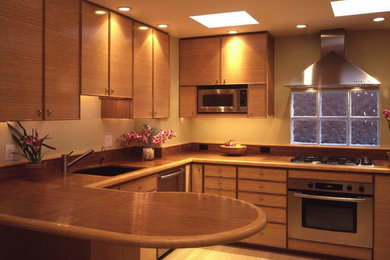 Inspiration for a modern kitchen remodel in Orange County