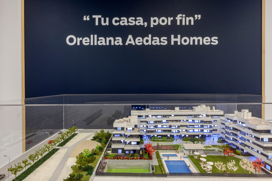 AEDAS HOMES piso piloto promoción Orellana y oficinas