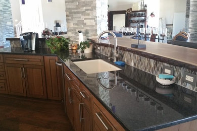 Trendy kitchen photo in Austin