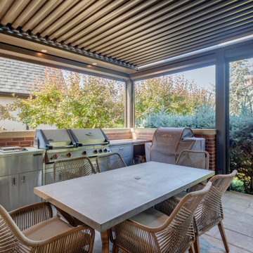 Adjustable Pergola Outdoor Seating/Dinning Area with Phantom Screens