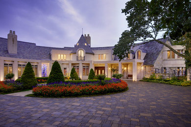 Elegant exterior home photo in Detroit