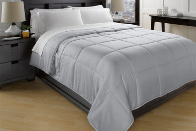 Bedroom photo in Los Angeles