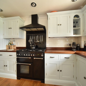 Approved Used Kitchen, In Frame Shaker with Rangemaster