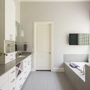 Neutral Master Bath Retreat