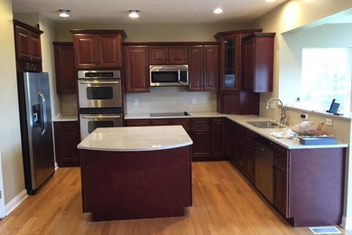 This is an example of a kitchen in Cincinnati.