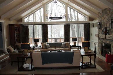 Living room - transitional living room idea in New York