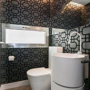 Gästetoilette & Gäste-WC mit schwarzen Fliesen und Glasfliesen: Ideen