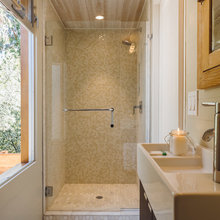 Hilltop House - Bathroom