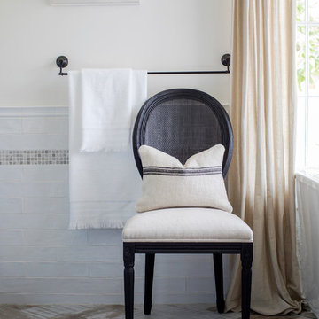 Langley Historical Farmhouse - Bathroom