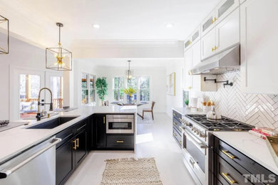Kitchen - kitchen idea in Raleigh