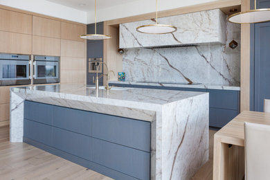 Inspiration for a modern kitchen remodel in Cincinnati