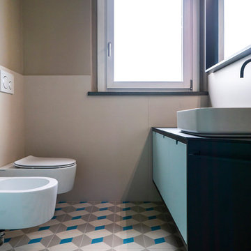 Design e colore in un bagno giocoso
