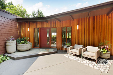 Inspiration for a 1960s exterior home remodel in Minneapolis
