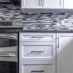 Nouveau Shaker | White Textured Cabinets - Kitchen Cabinetry