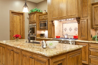 Kitchen photo in Phoenix