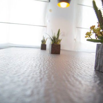 Cocina abierta, blanca y moderna