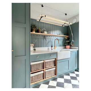 Traditional blue shaker utility - Traditional - Laundry Room - Other ...