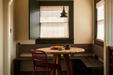 Dining room photo in Los Angeles