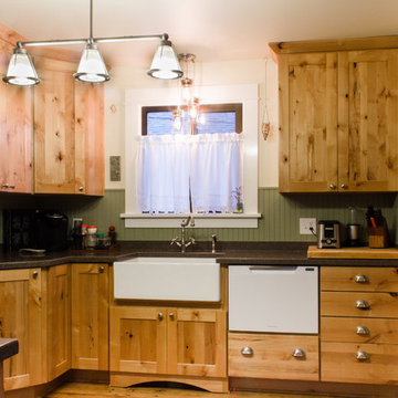 Knotty Cottage