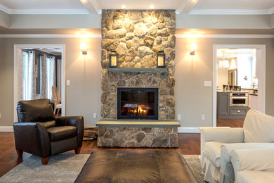 Example of a classic living room design in Boston