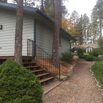 Straightforward & Long-lasting Exterior Stair Railing