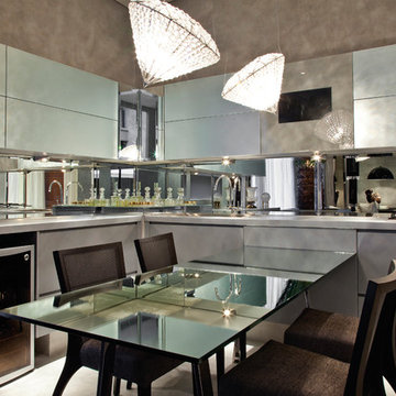 DiamondGuard UltraMirror Glass Table