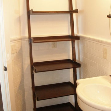 Upstairs Upscale Apartment