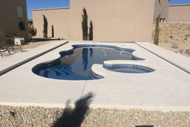 Example of a southwest pool design in Austin