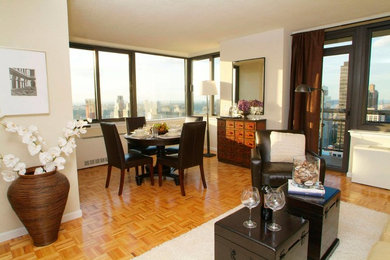 Elegant living room photo in New York