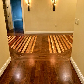 Patterns and borders in solid walnut flooring