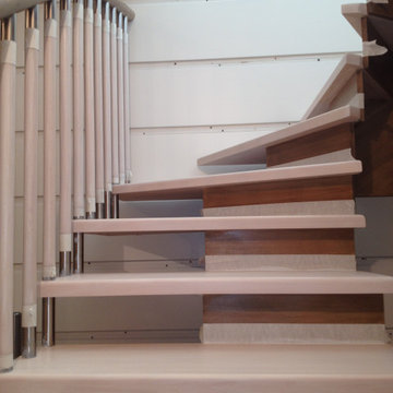 Деревянная лестница с комбинированными балясинами