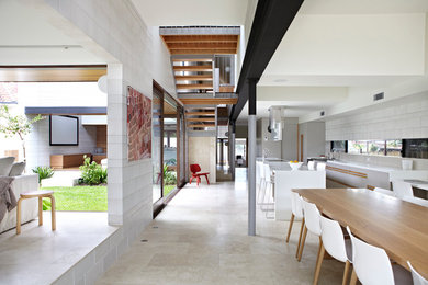 Contemporary family room in Brisbane.