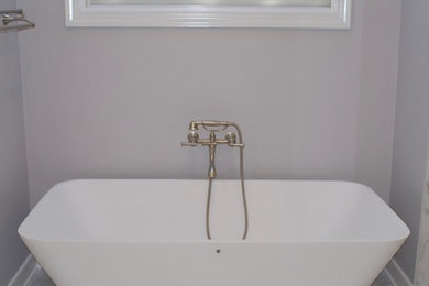 Example of a classic bathroom design in Charleston