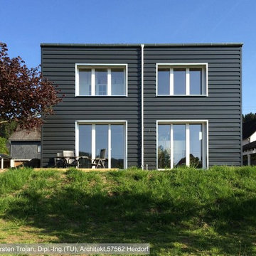 Haus Trojan - Kubisches Wohnhaus in Massivholzbauweise