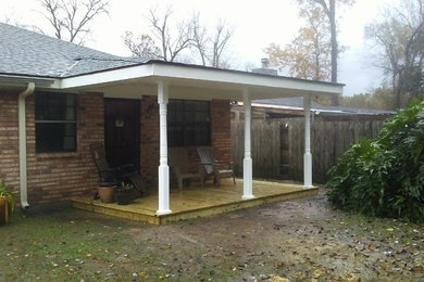 Inspiration for a timeless patio remodel in New Orleans