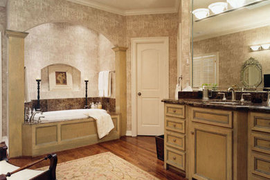 Bathroom - traditional bathroom idea in Dallas