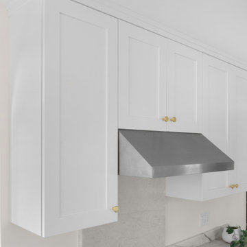 White and bright with Quartzite - Compact Kitchen
