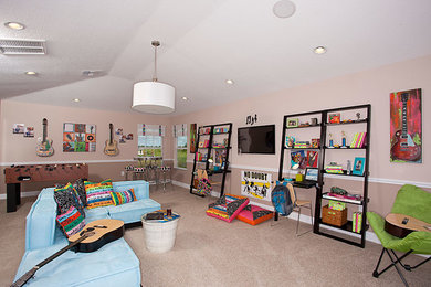 Elegant family room photo in Tampa