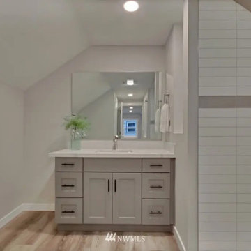 N Hawthorne Flip