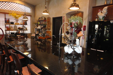 Elegant home design photo in Phoenix