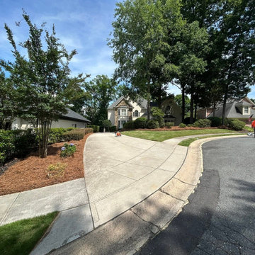 Fresh Pine Straw Installation & Landscape Maintenance