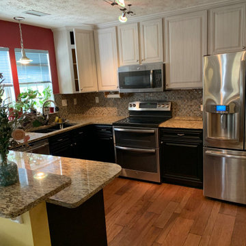 Cabinet refacing—gray with black base cabinets