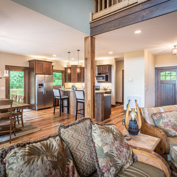 Rustic Retreat in Lost Creek